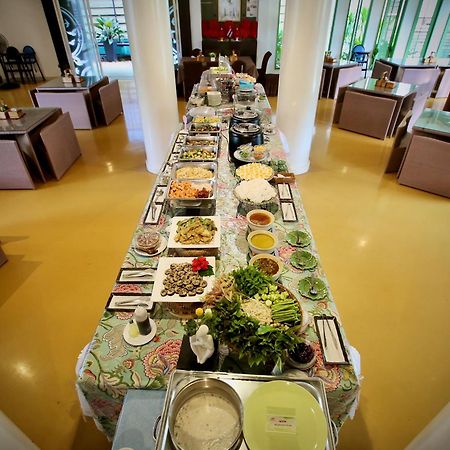 A-Te Chumphon Hotel - Sha Plus Esterno foto
