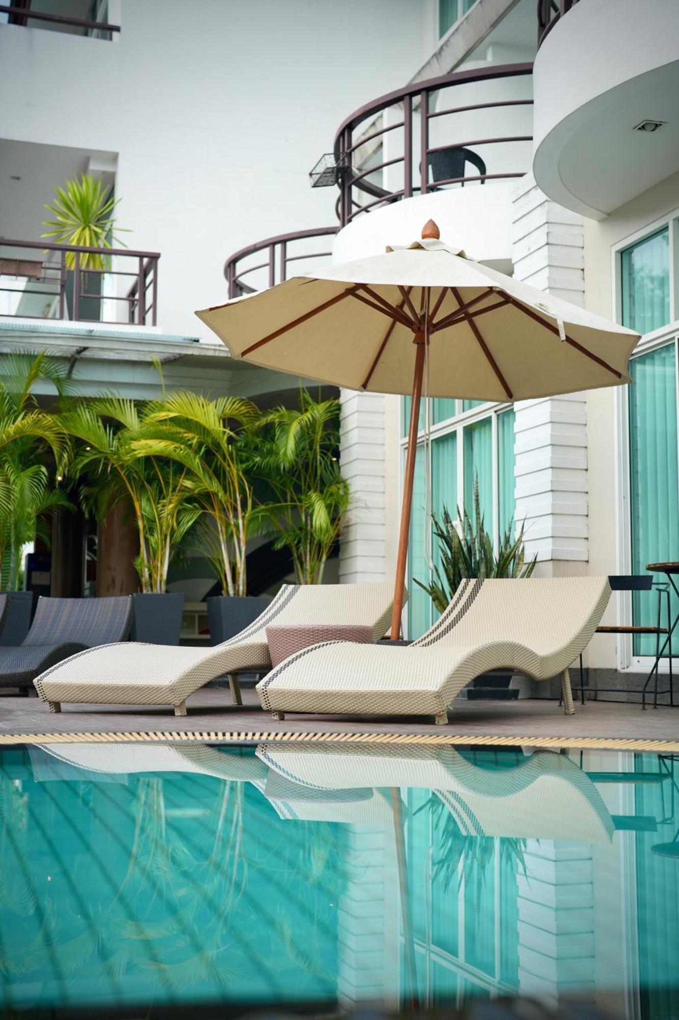 A-Te Chumphon Hotel - Sha Plus Esterno foto