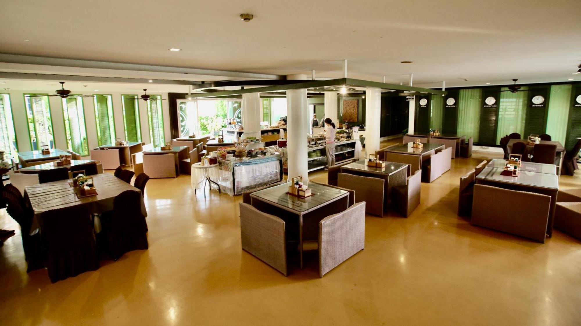 A-Te Chumphon Hotel - Sha Plus Esterno foto