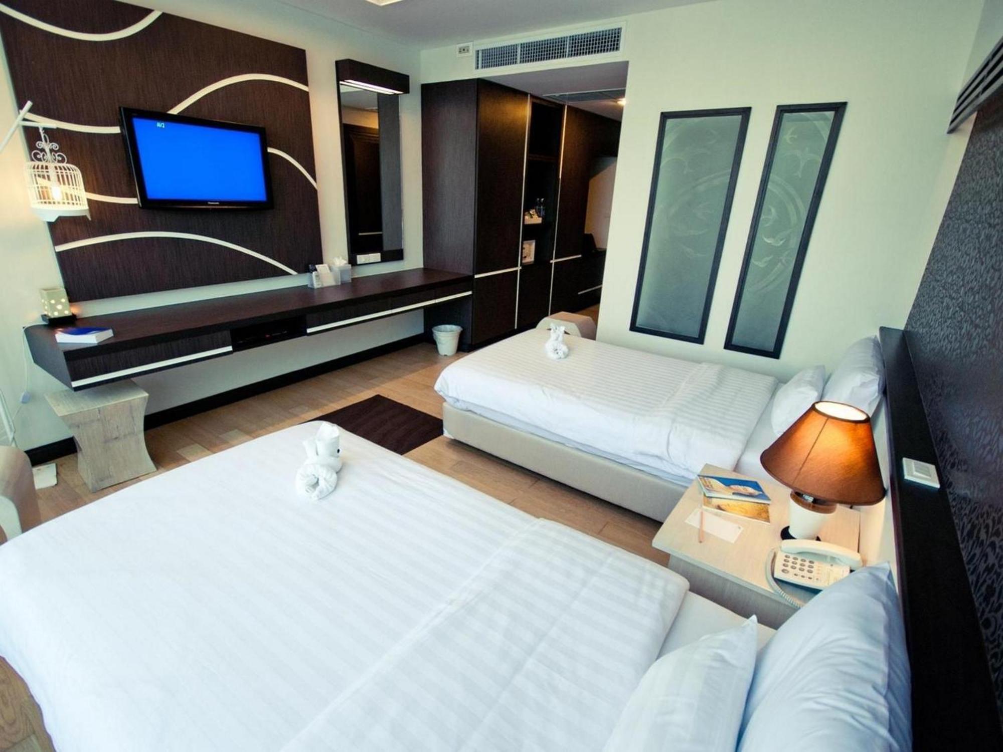 A-Te Chumphon Hotel - Sha Plus Esterno foto